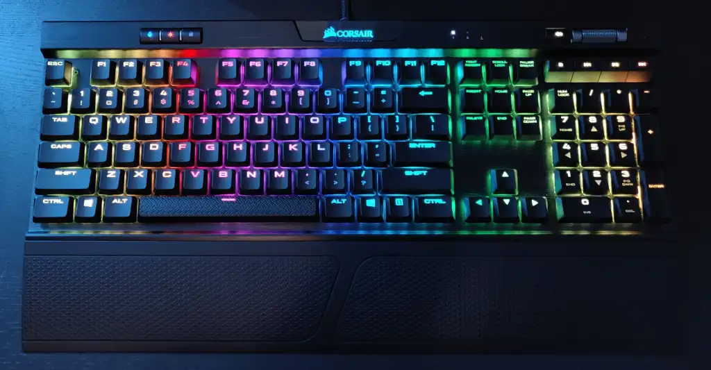 Corsair K70 RGB