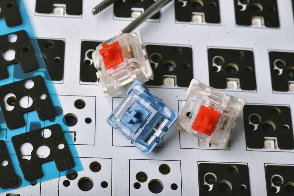 Perbandingan Hot-wappable vs Soldered